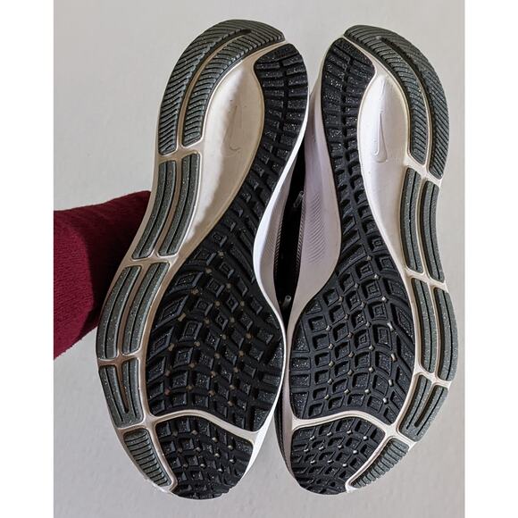 Nike Boys Air Zoom Pegasus 38 Size 7Y CZ4178-005 Black Gray Running Shoes - Picture 10 of 11